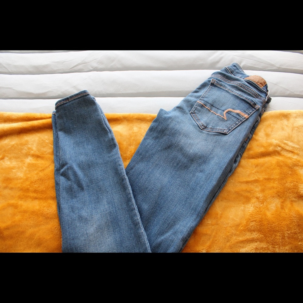 Super Comfy American Eagle Jeans